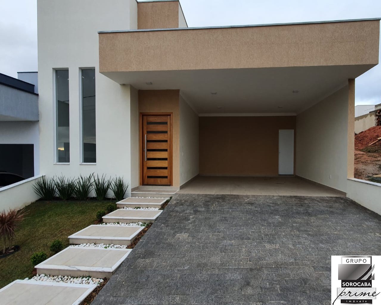 Casa com 3 dormitórios à venda, 170 m² por R$ 850.000 - cond