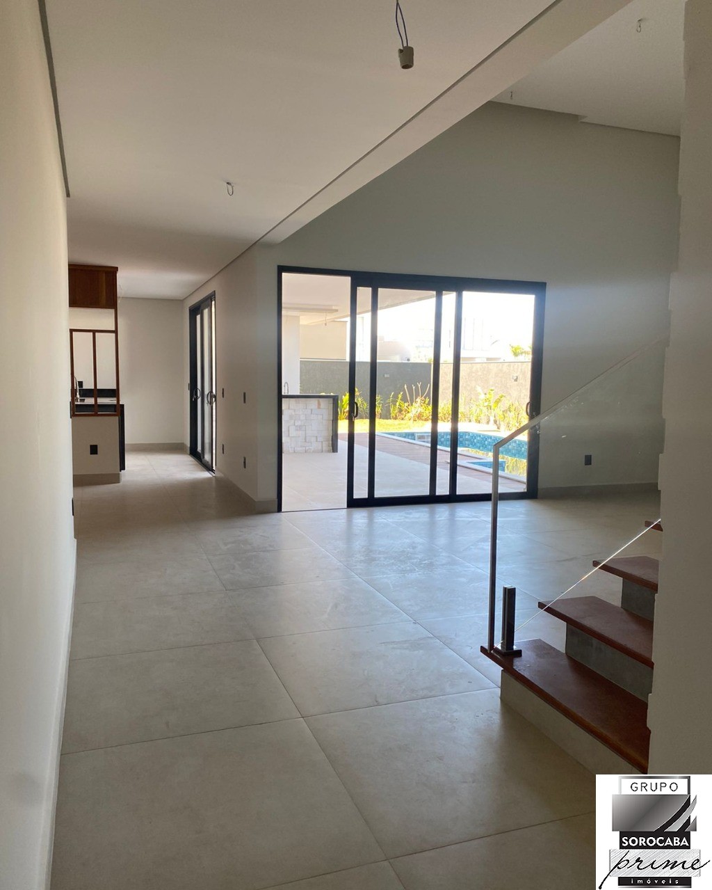 Sobrado com 4 dormitórios à venda, 358 m² por R$ 2.550.000 -