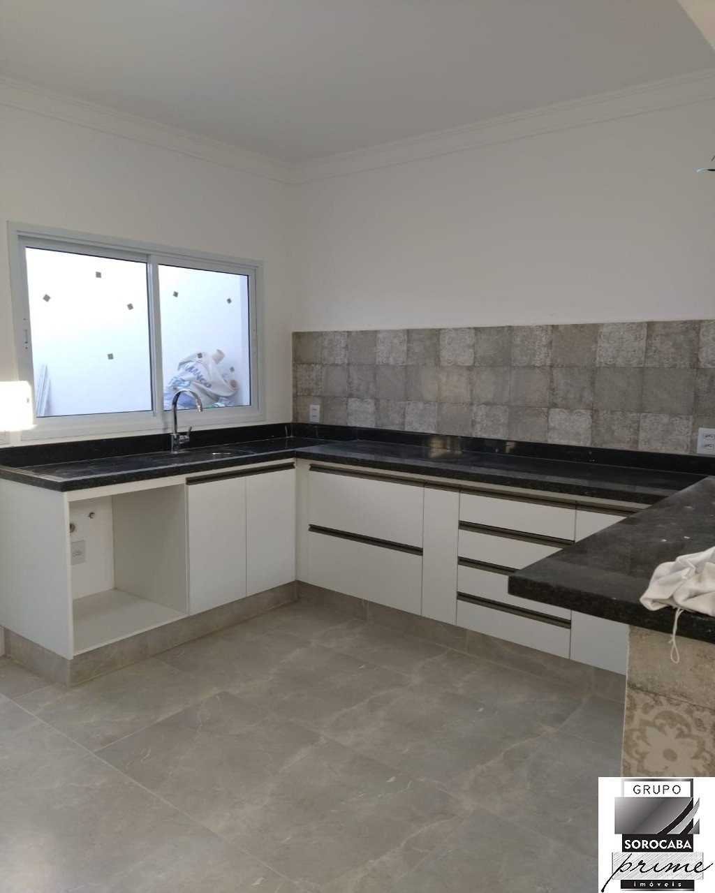 Casa com 3 dormitórios à venda, 106 m² por R$ 495.000 - terr