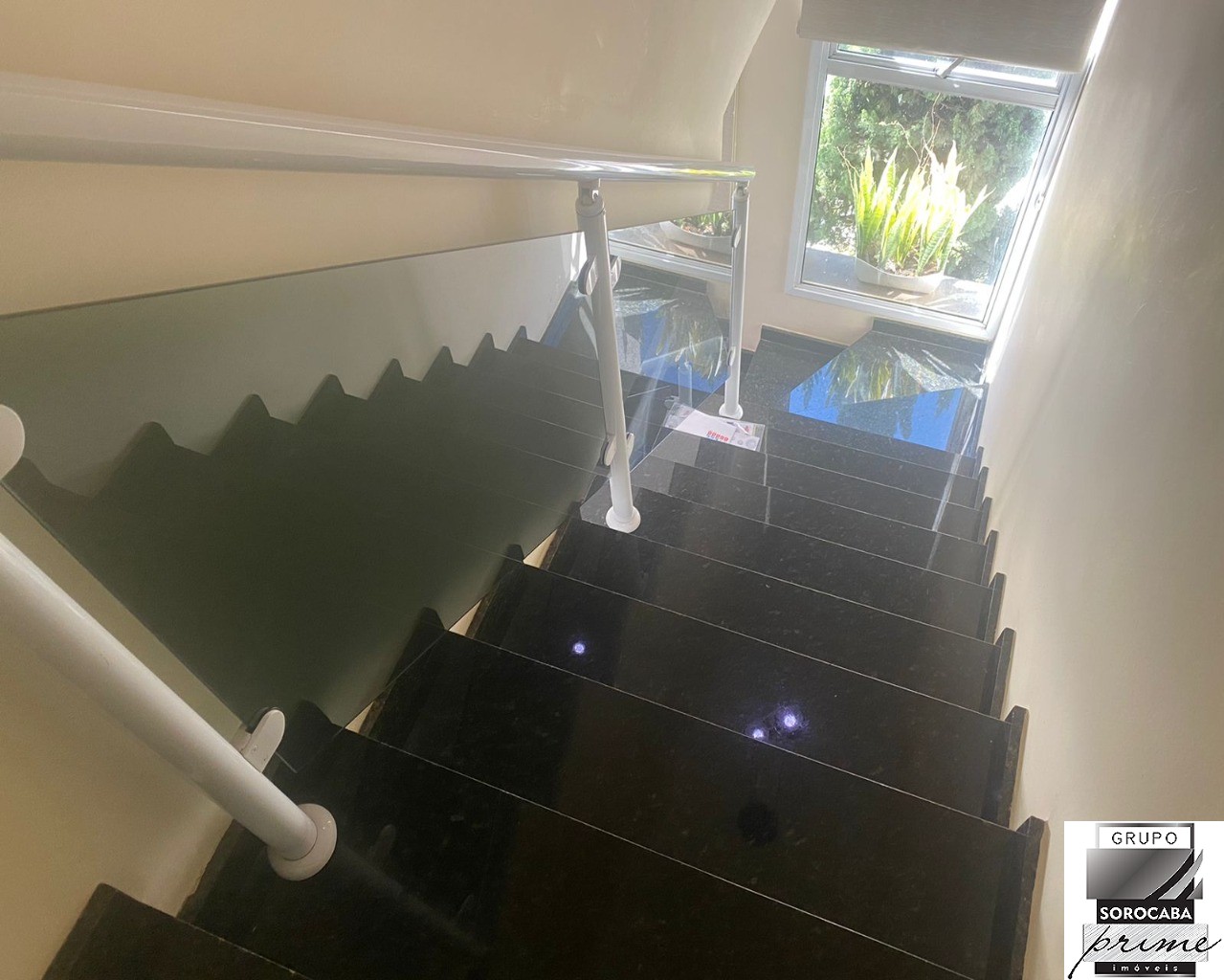 Sobrado com 3 dormitórios à venda, 164 m² por R$ 550.000 - h