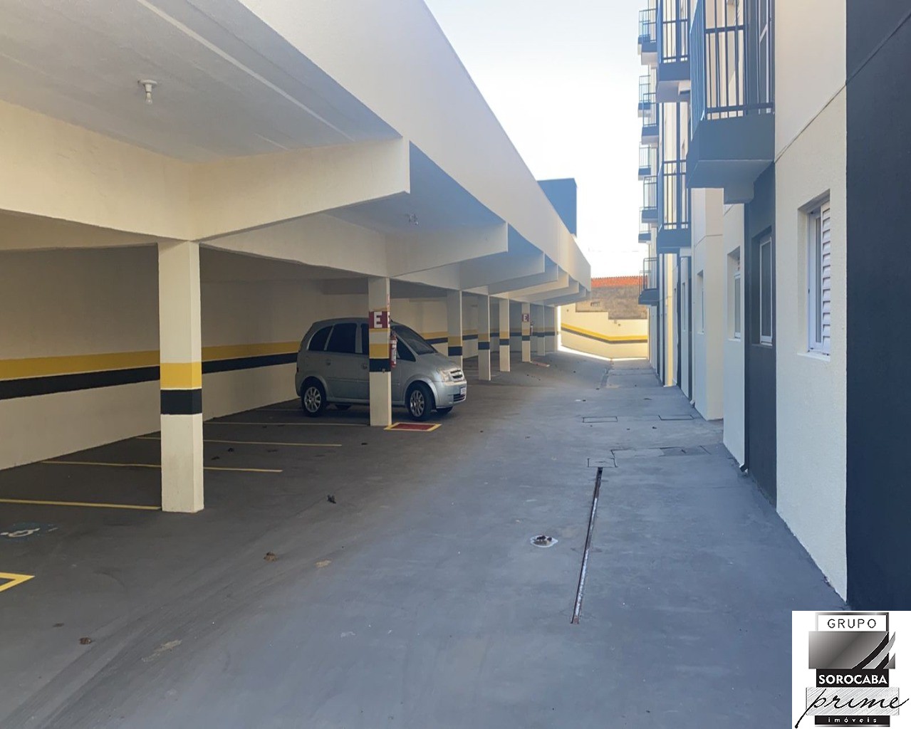 Apartamento com 2 dormitórios à venda, 54 m² por R$ 230.000 