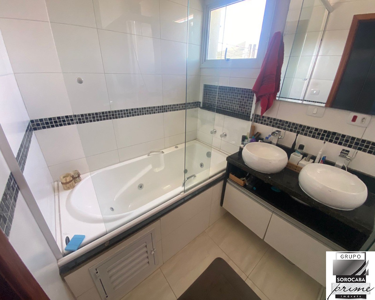 Sobrado com 3 dormitórios à venda, 164 m² por R$ 550.000 - h