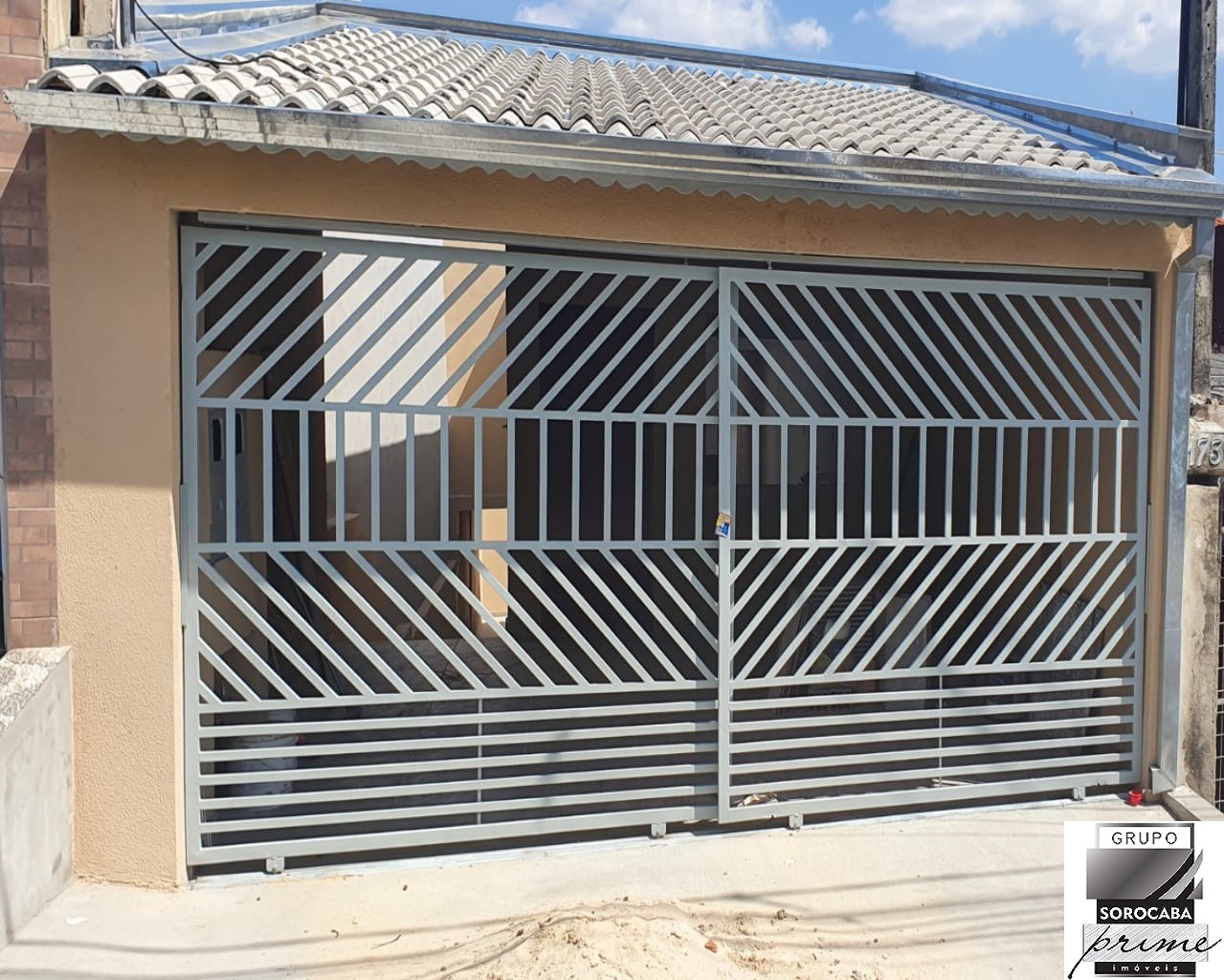 Casa com 2 dormitórios à venda, 130 m² por R$ 215.000 - jard