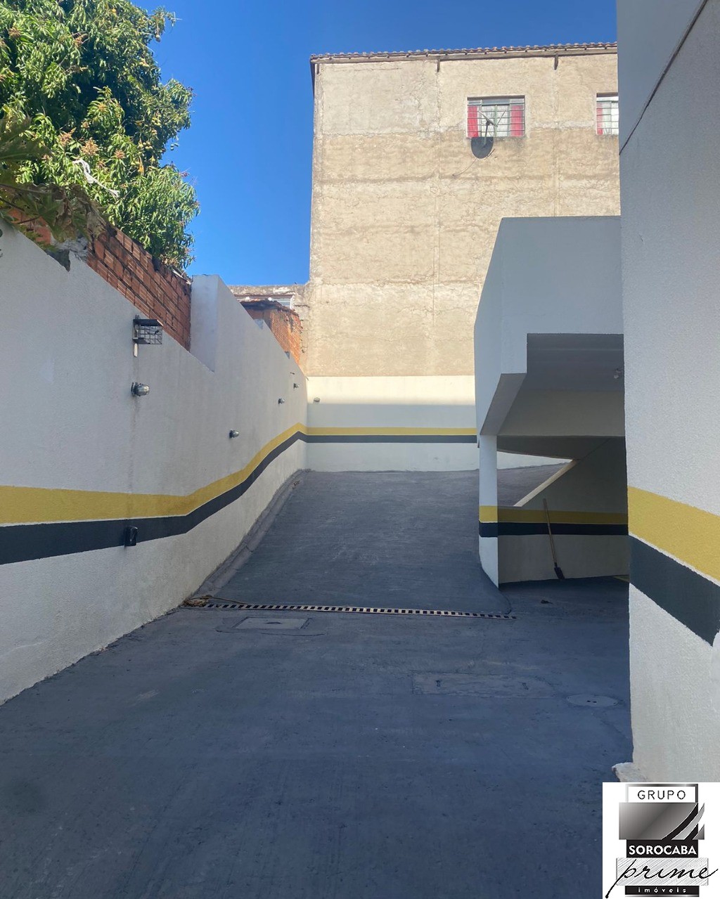 Apartamento com 2 dormitórios à venda, 54 m² por R$ 230.000 