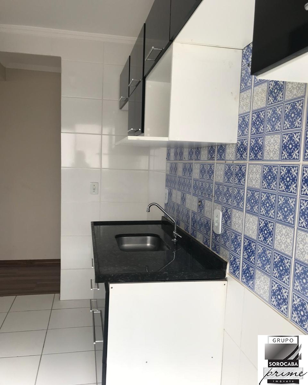 Apartamento com 2 dormitórios à venda, 47 m² por R$ 175.000 