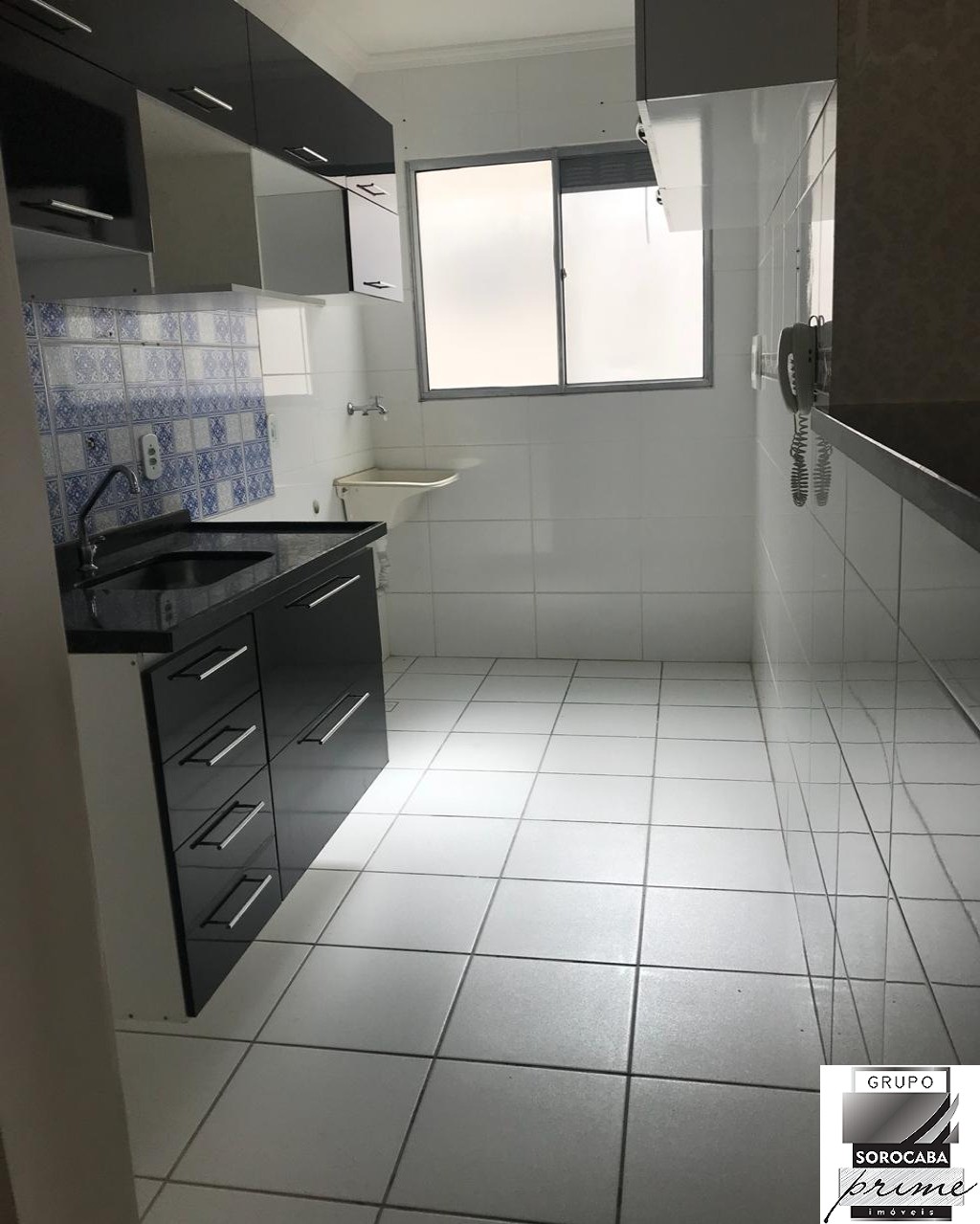 Apartamento com 2 dormitórios à venda, 47 m² por R$ 175.000 