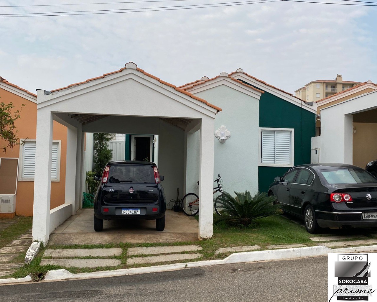 Casa com 3 dormitórios à venda, 100 m² por R$ 370.000 - cond