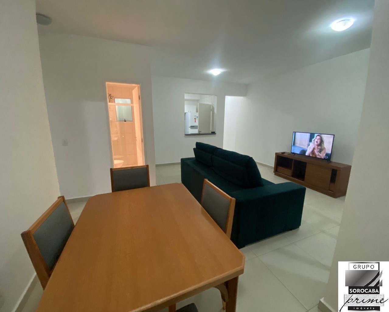 Apartamento com 2 dormitórios para alugar, 85 m² por R$ 2.50