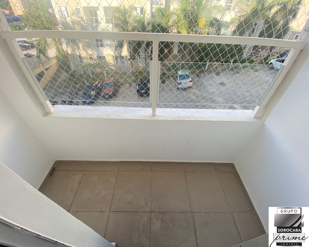 Apartamento com 2 dormitórios à venda, 60 m² por R$ 180.000 