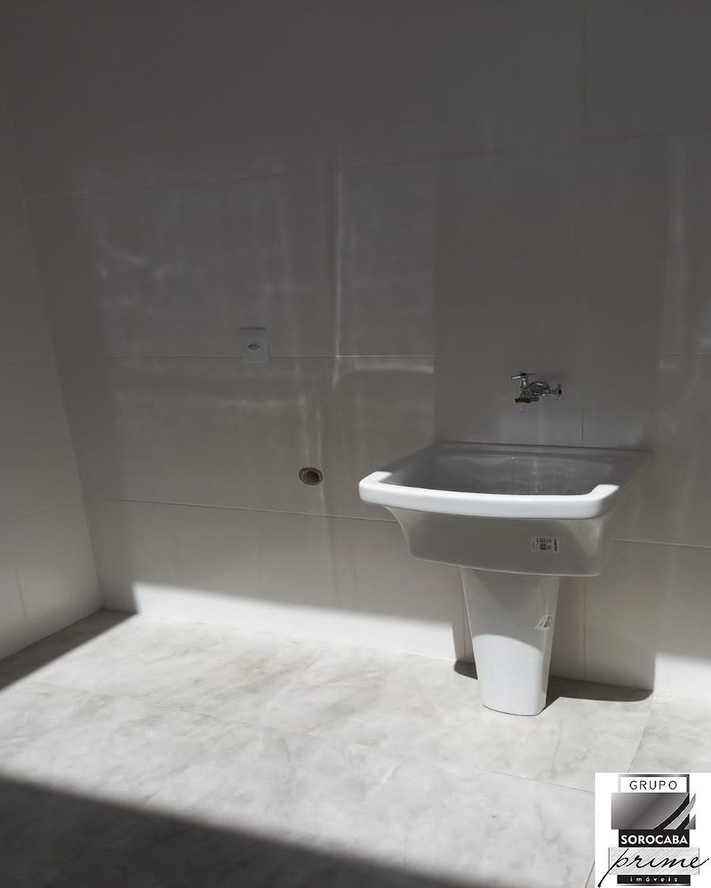 Casa com 3 dormitórios à venda, 164 m² por R$ 899.000 - cond