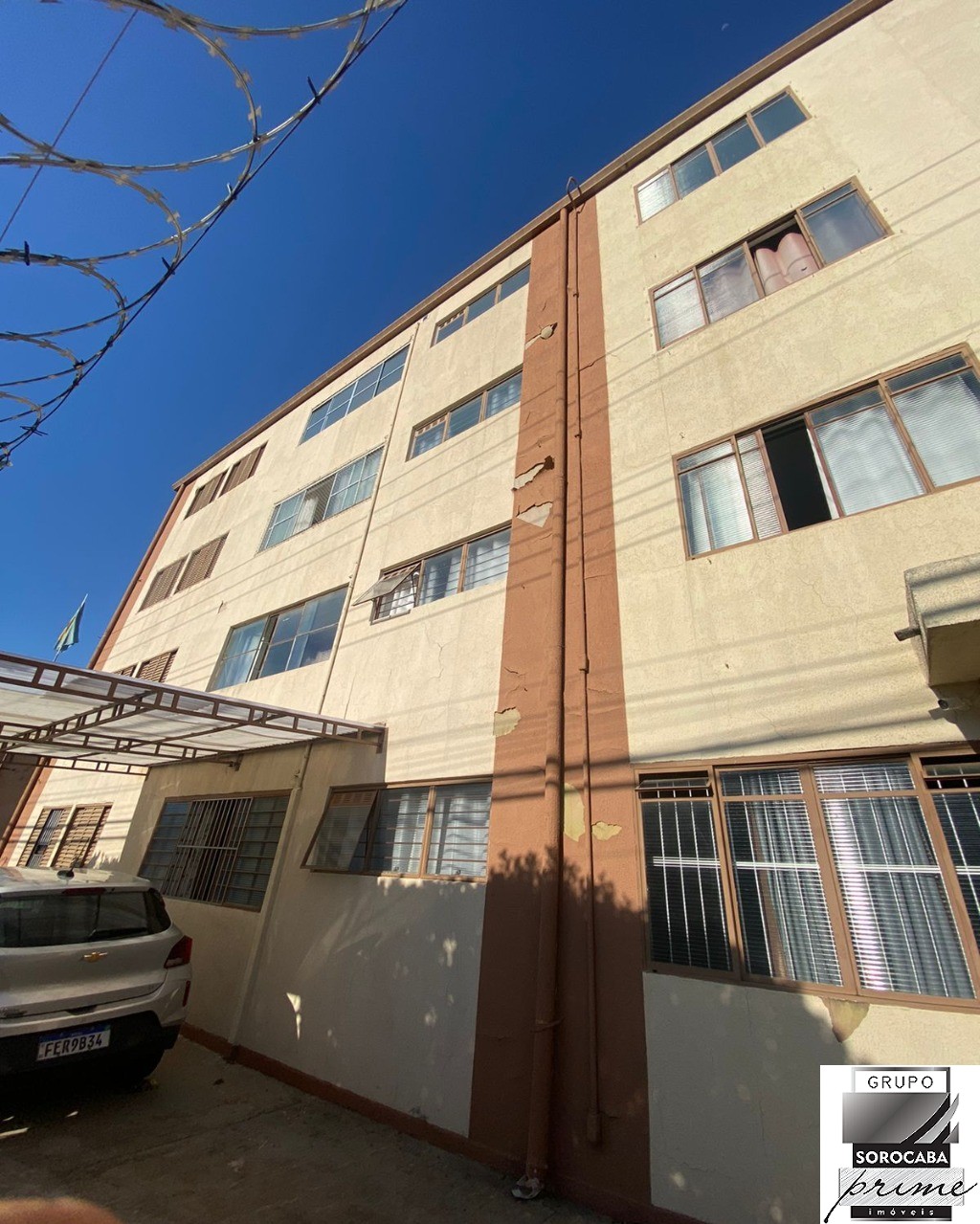 Apartamento com 2 dormitórios à venda, 80 m² por R$ 165.000 