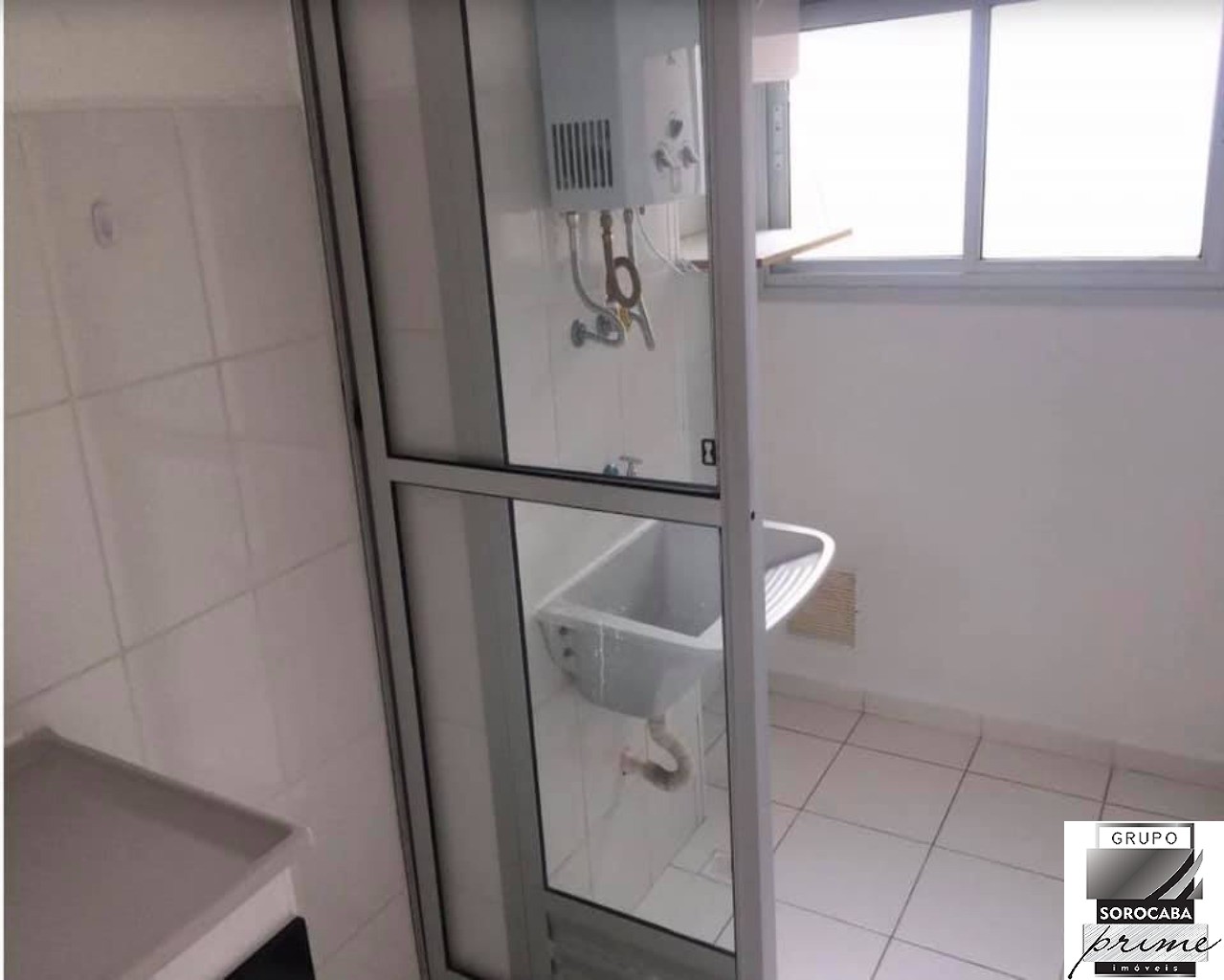 Apartamento com 2 dormitórios para alugar, 47 m² por R$ 1.10