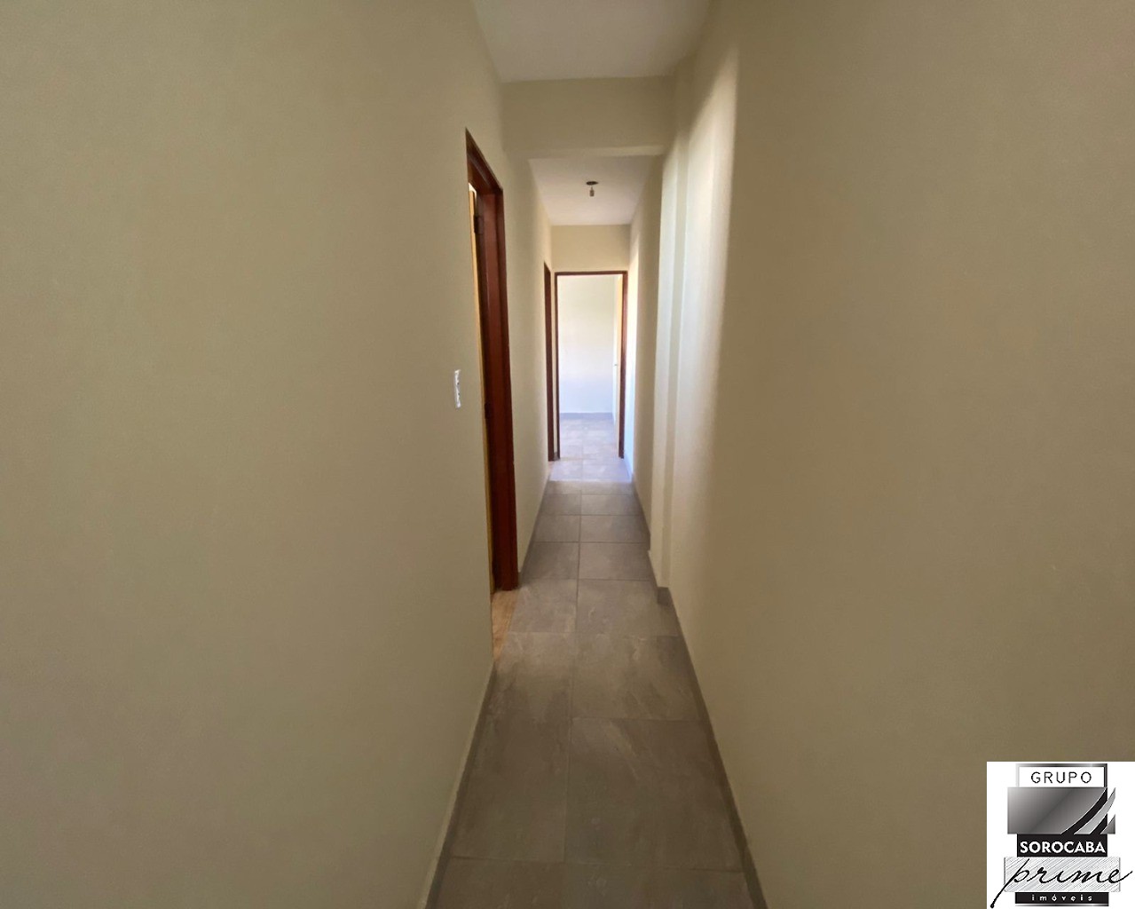 Apartamento com 2 dormitórios à venda, 80 m² por R$ 165.000 