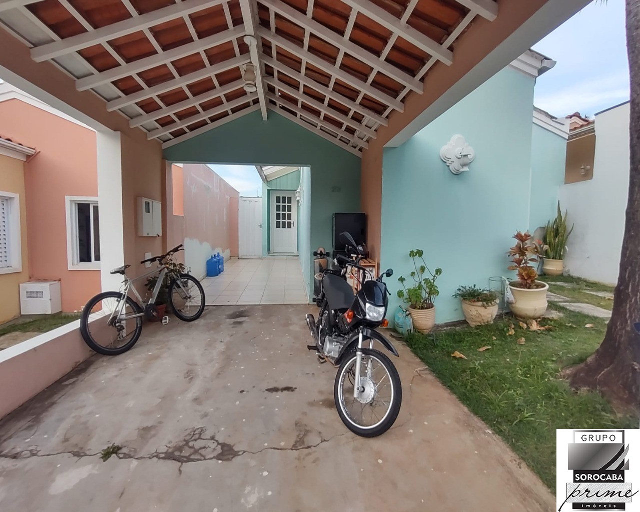 Casa com 3 dormitórios à venda, 100 m² por R$ 430.000 - cond
