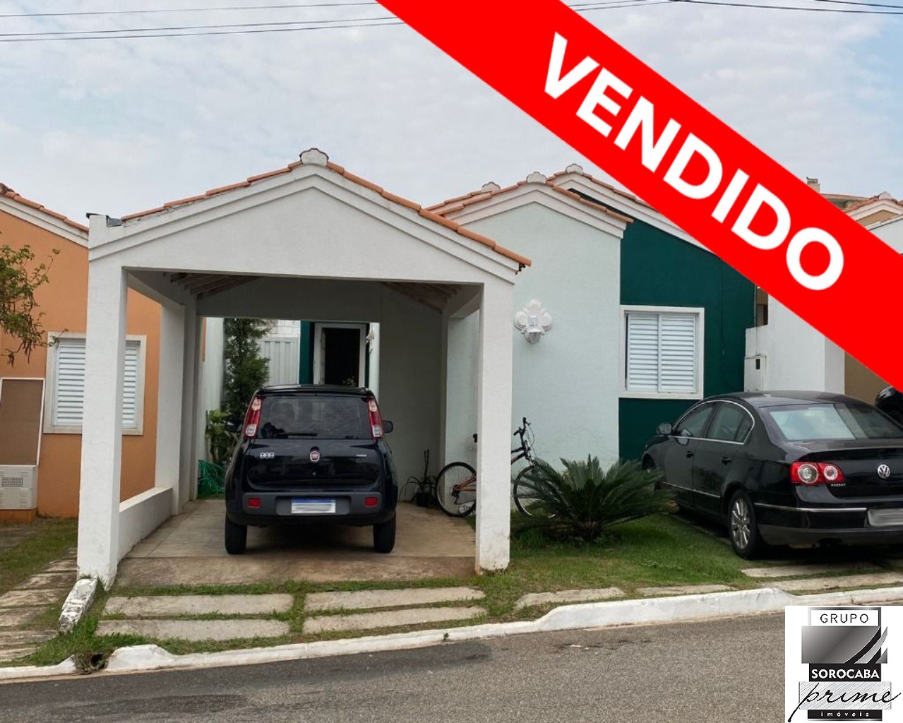 Casa com 3 dormitórios à venda, 100 m² por R$ 370.000 - cond