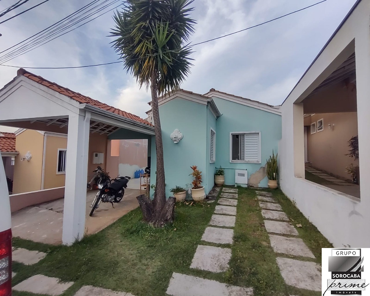 Casa com 3 dormitórios à venda, 100 m² por R$ 430.000 - cond