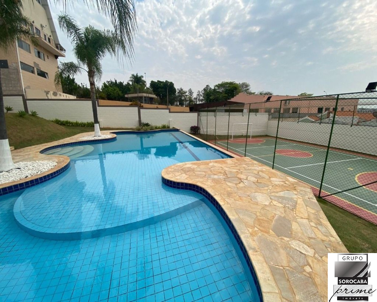 Casa com 3 dormitórios à venda, 100 m² por R$ 430.000 - cond