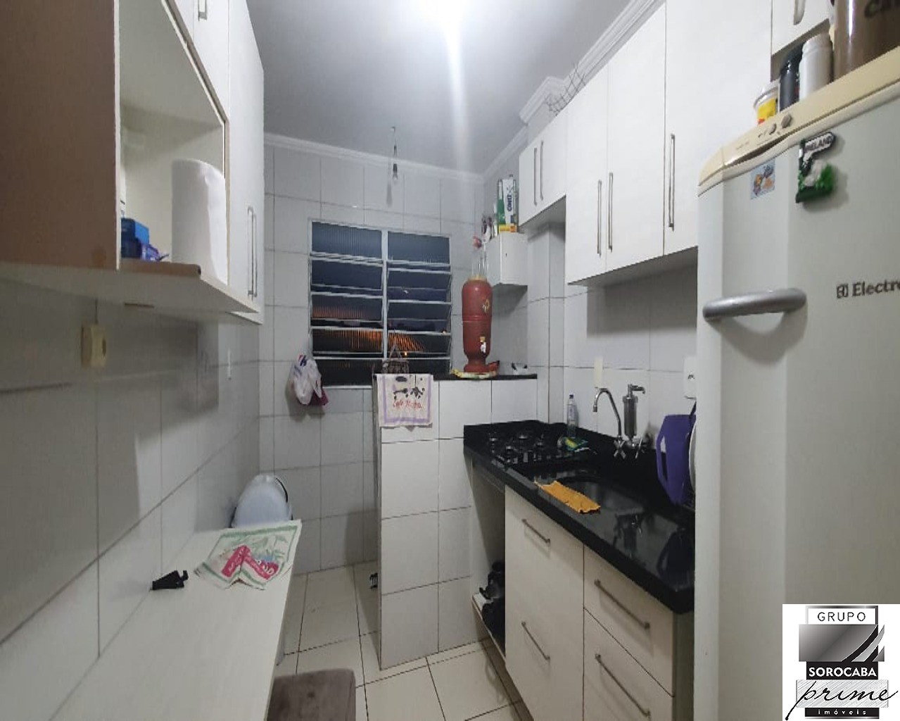 Apartamento com 2 dormitórios à venda, 63 m² por R$ 210.000 