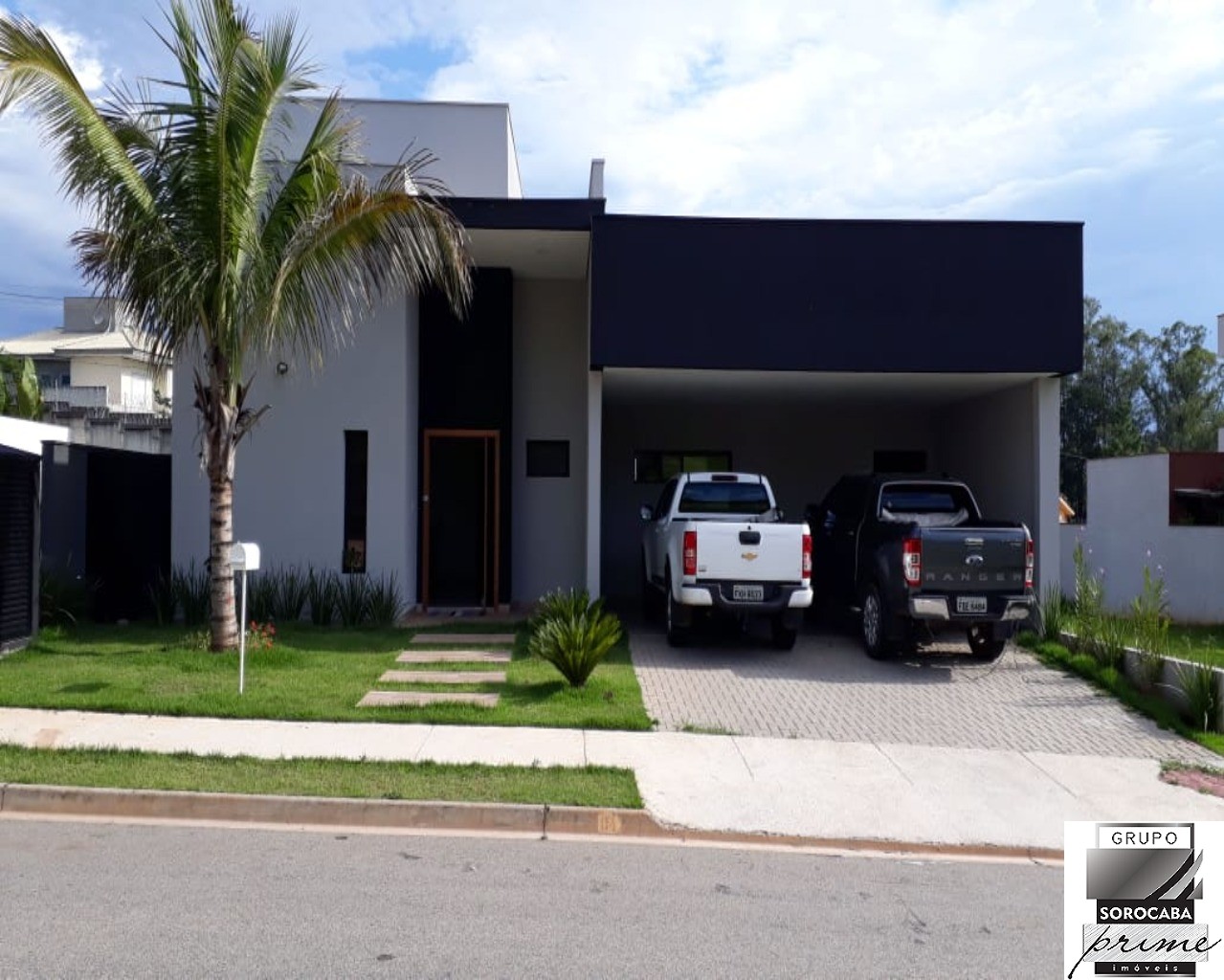 Casa com 3 dormitórios à venda, 370 m² por R$ 2.500.000 - co