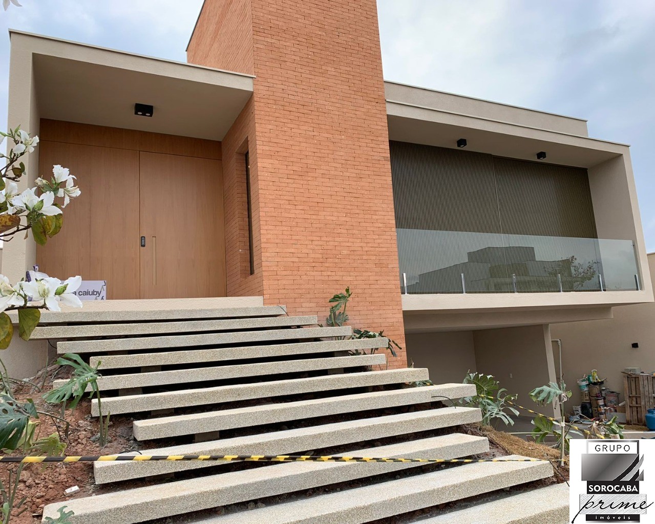 Sobrado com 4 dormitórios à venda, 318 m² por R$ 2.800.000 -