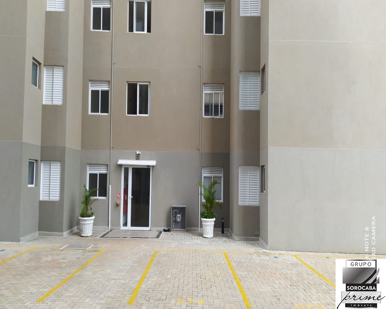 Apartamento com 3 dormitórios à venda, 60 m² por R$ 210.000 