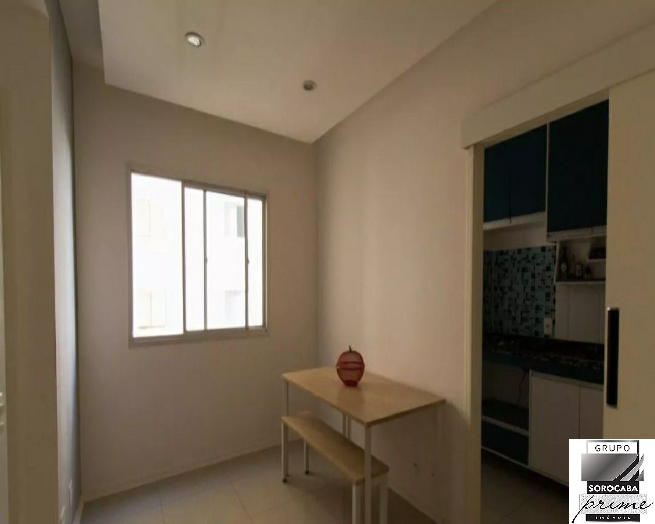 Apartamento com 2 dormitórios à venda, 48 m² por R$ 245.000 