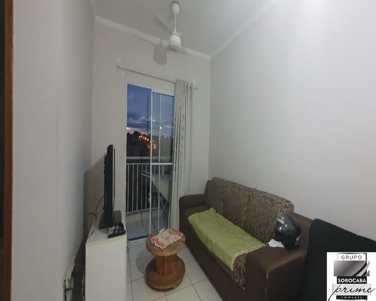 Apartamento com 2 dormitórios à venda, 63 m² por R$ 210.000 