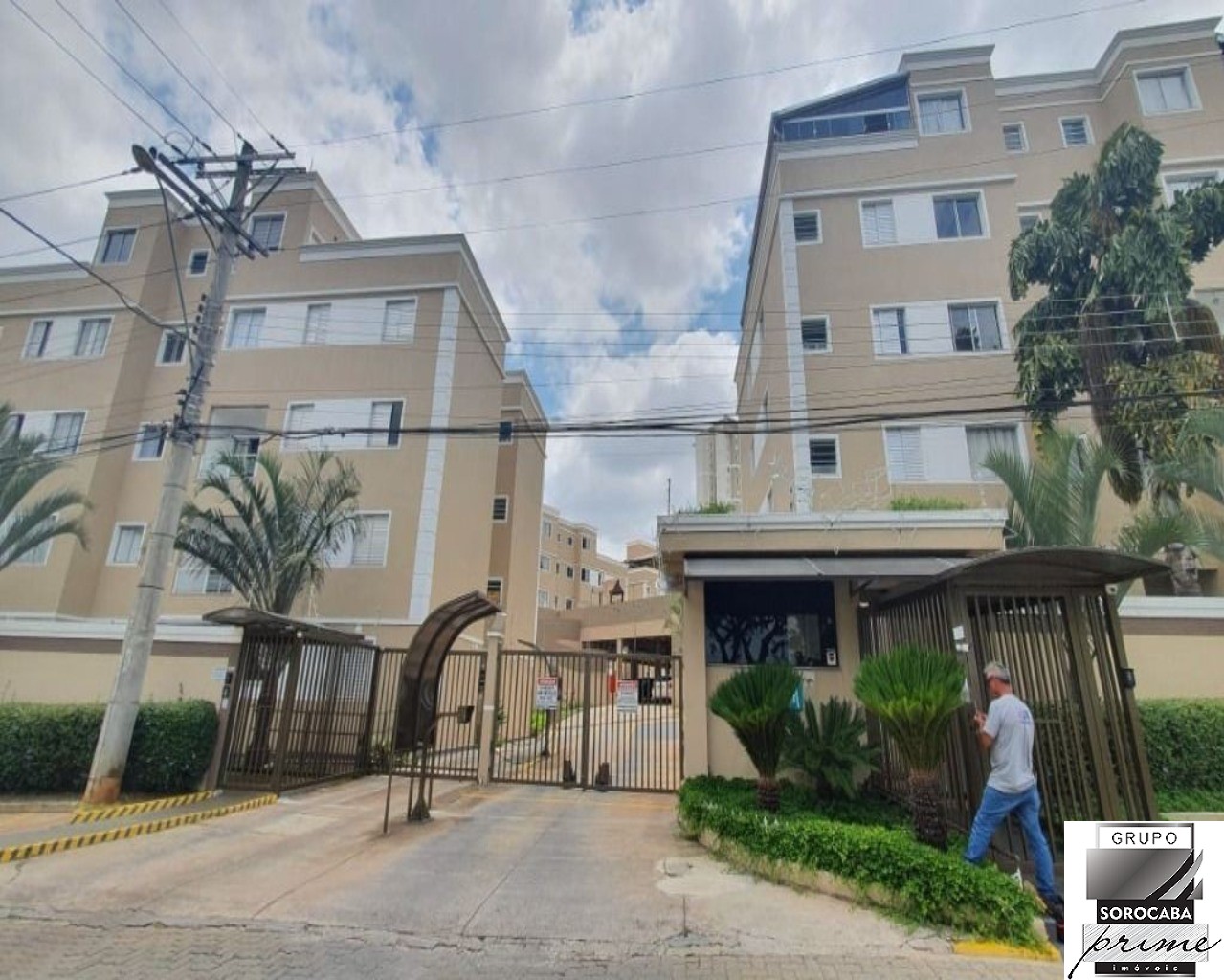 Apartamento com 2 dormitórios à venda, 50 m² por R$ 205.000 