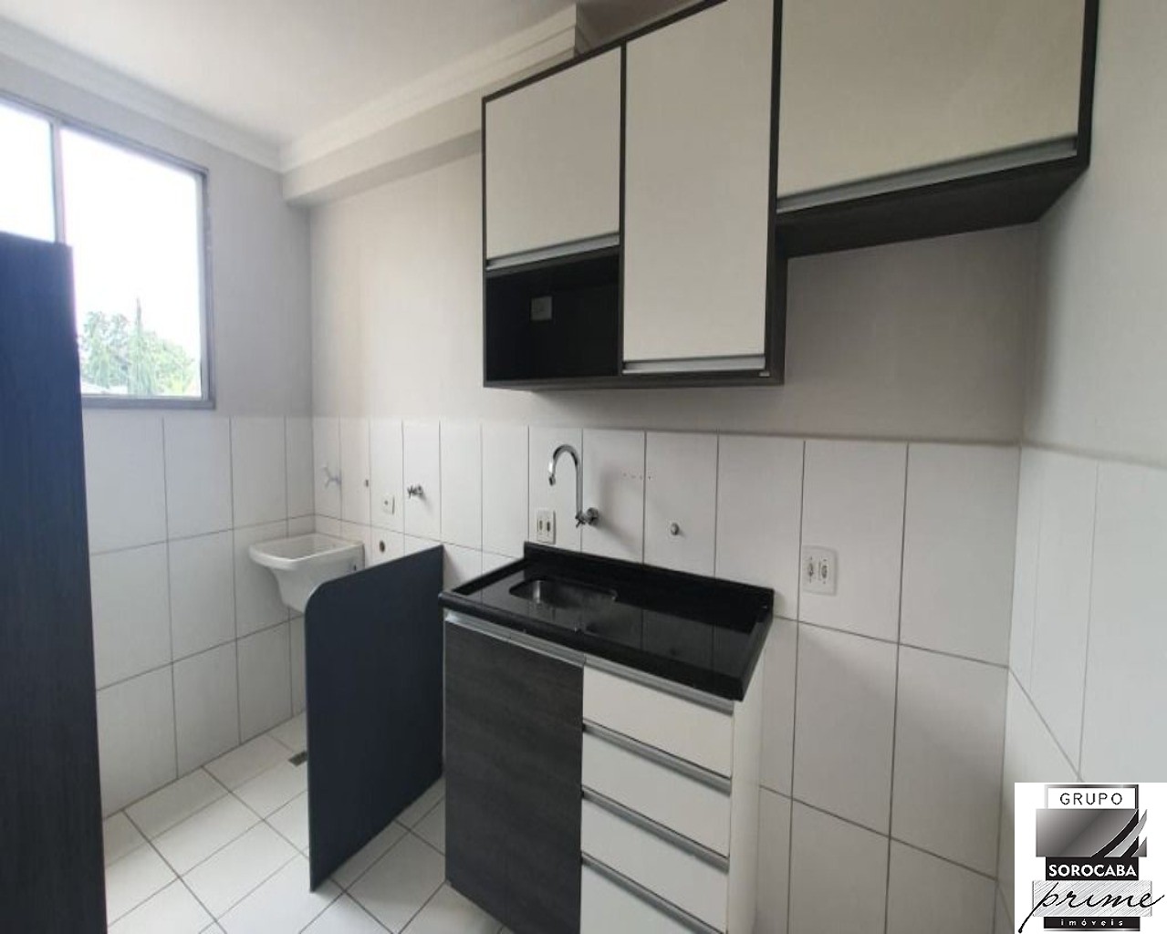 Apartamento com 2 dormitórios à venda, 50 m² por R$ 205.000 