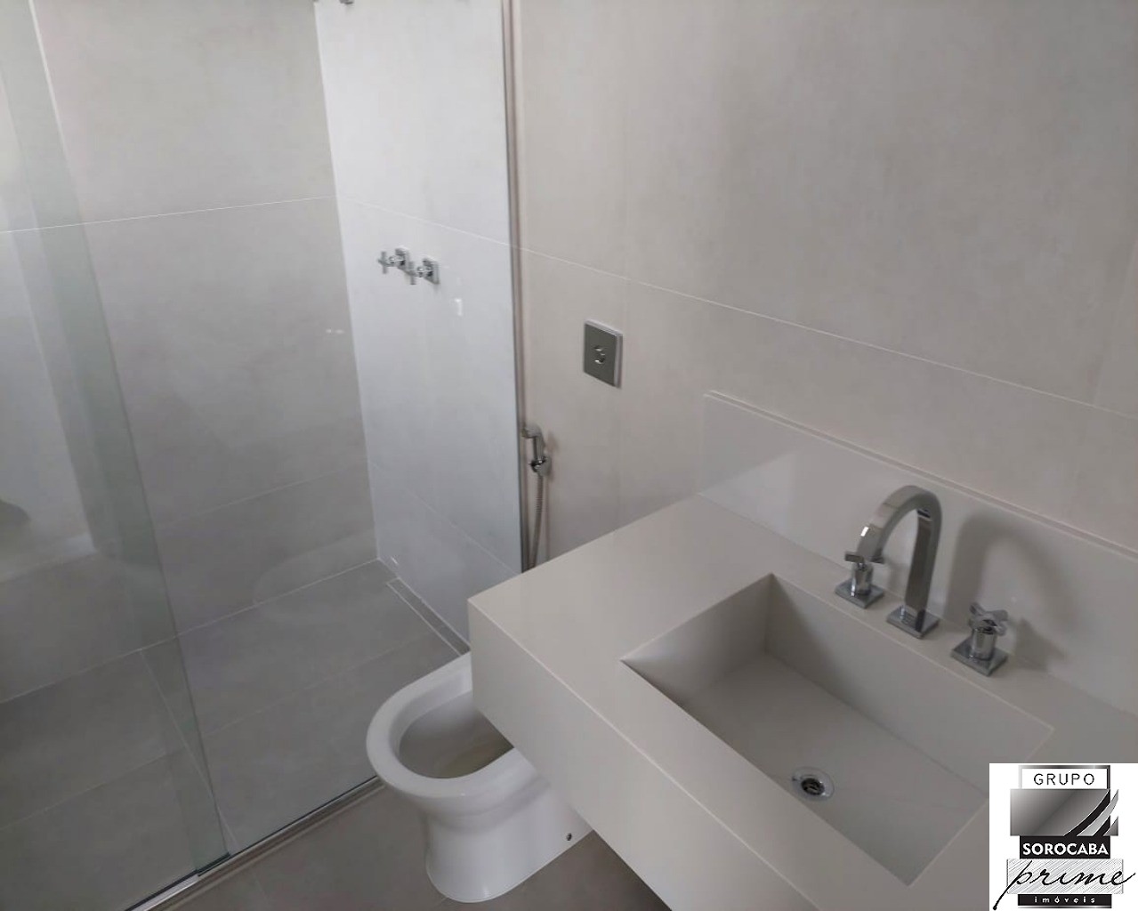 Sobrado com 4 dormitórios à venda, 370 m² por R$ 2.450.000 -