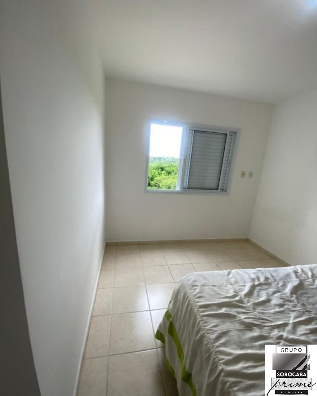Apartamento com 2 dormitórios à venda, 52 m² por R$ 193.000 