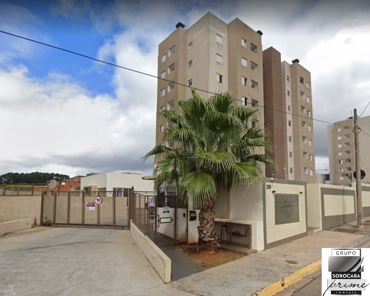 Apartamento com 2 dormitórios à venda, 53 m² por R$ 225.000 