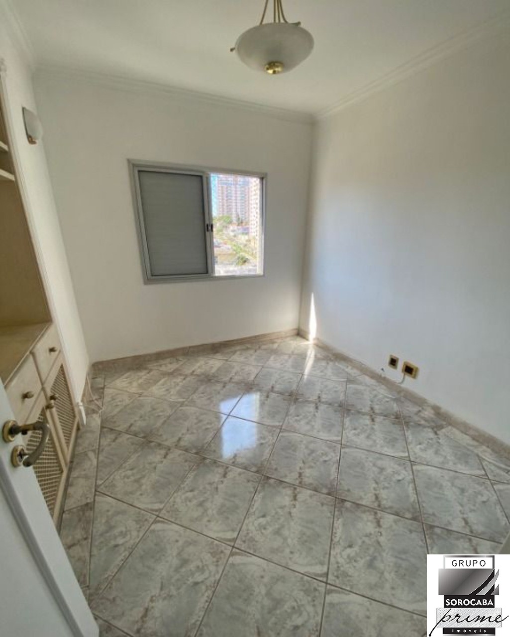 Apartamento com 3 dormitórios à venda, 133 m² por R$ 380.000