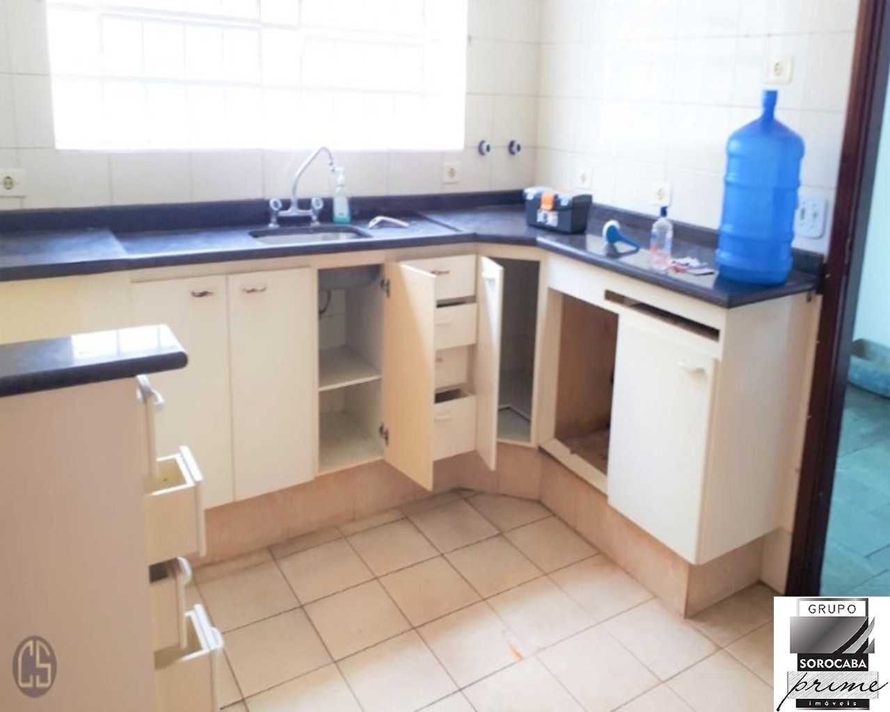 Casa com 3 dormitórios para alugar, 275 m² por R$ 4.300/mês 