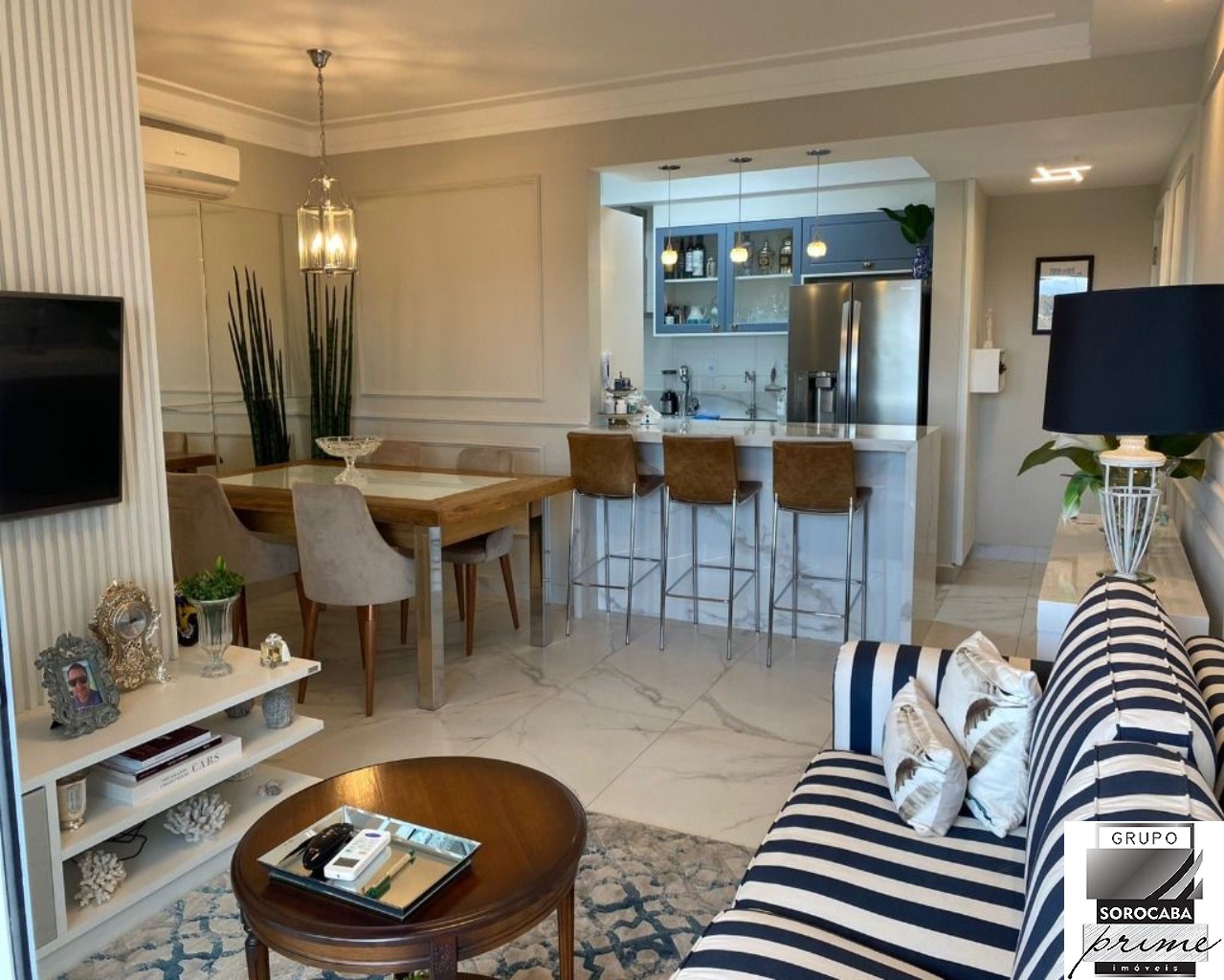 Apartamento com 2 dormitórios à venda, 73 m² por R$ 975.000 