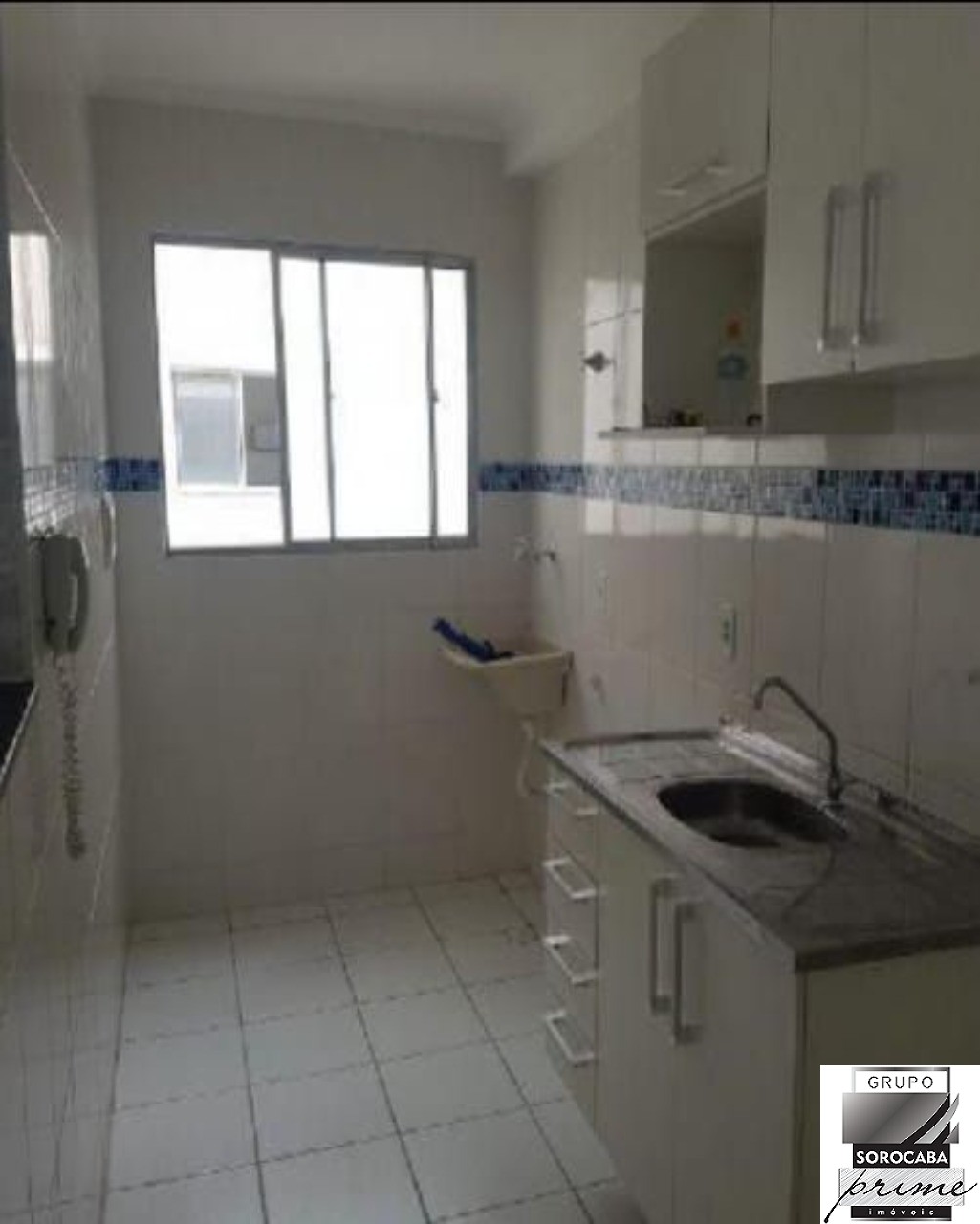 Apartamento com 2 dormitórios à venda, 52 m² por R$ 160.000 