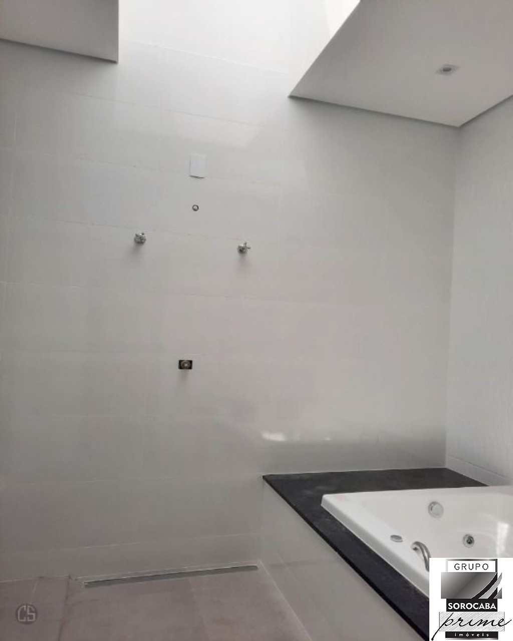 Casa com 3 dormitórios à venda, 205 m² por R$ 950.000 - cond