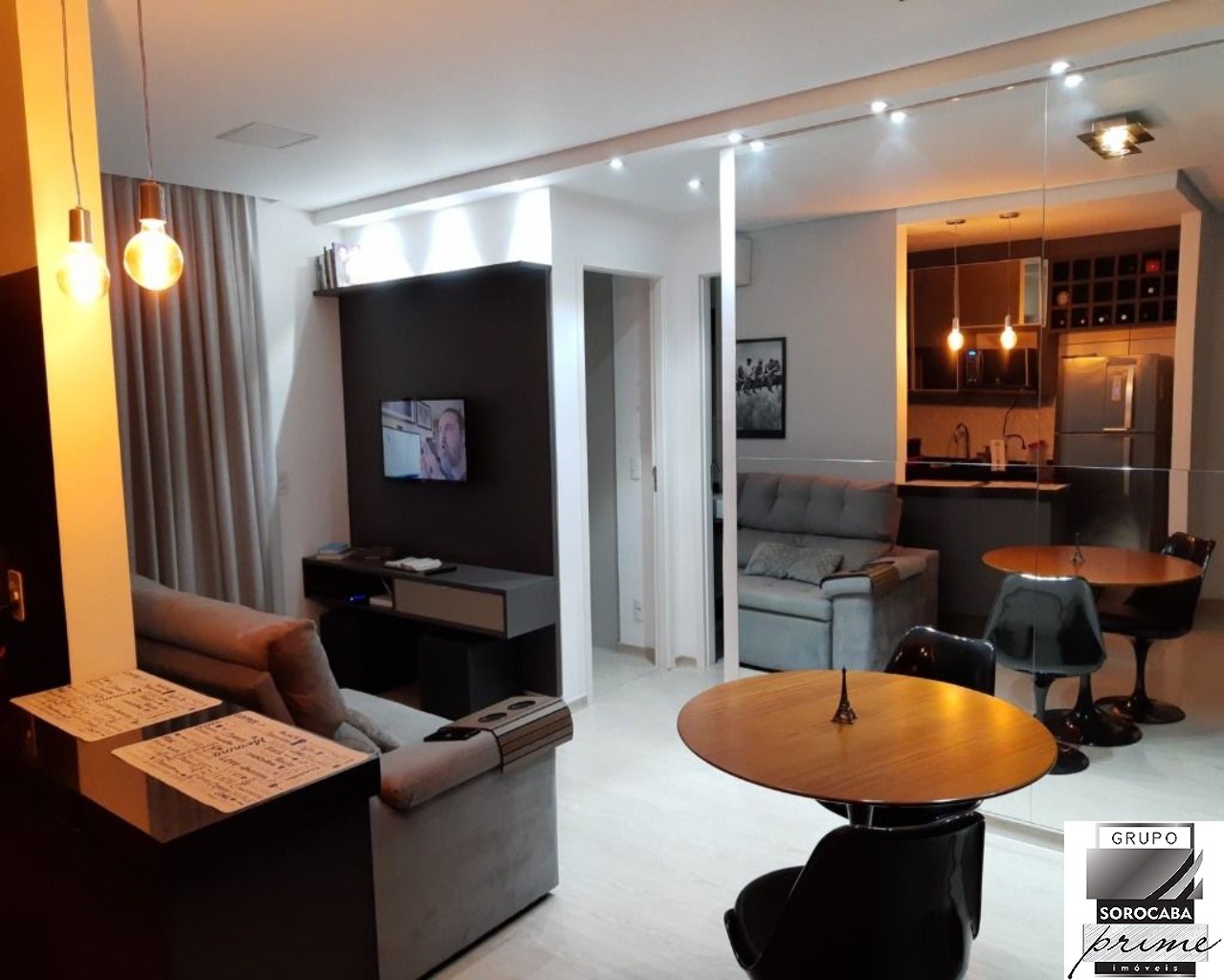 Apartamento com 2 dormitórios à venda, 56 m² por R$ 349.000 