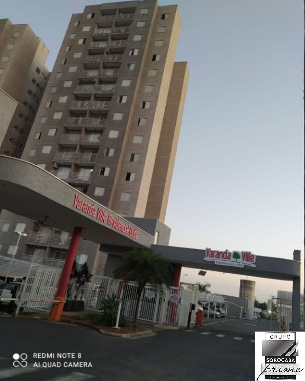 Apartamento com 2 dormitórios à venda, 52 m² por R$ 255.000 