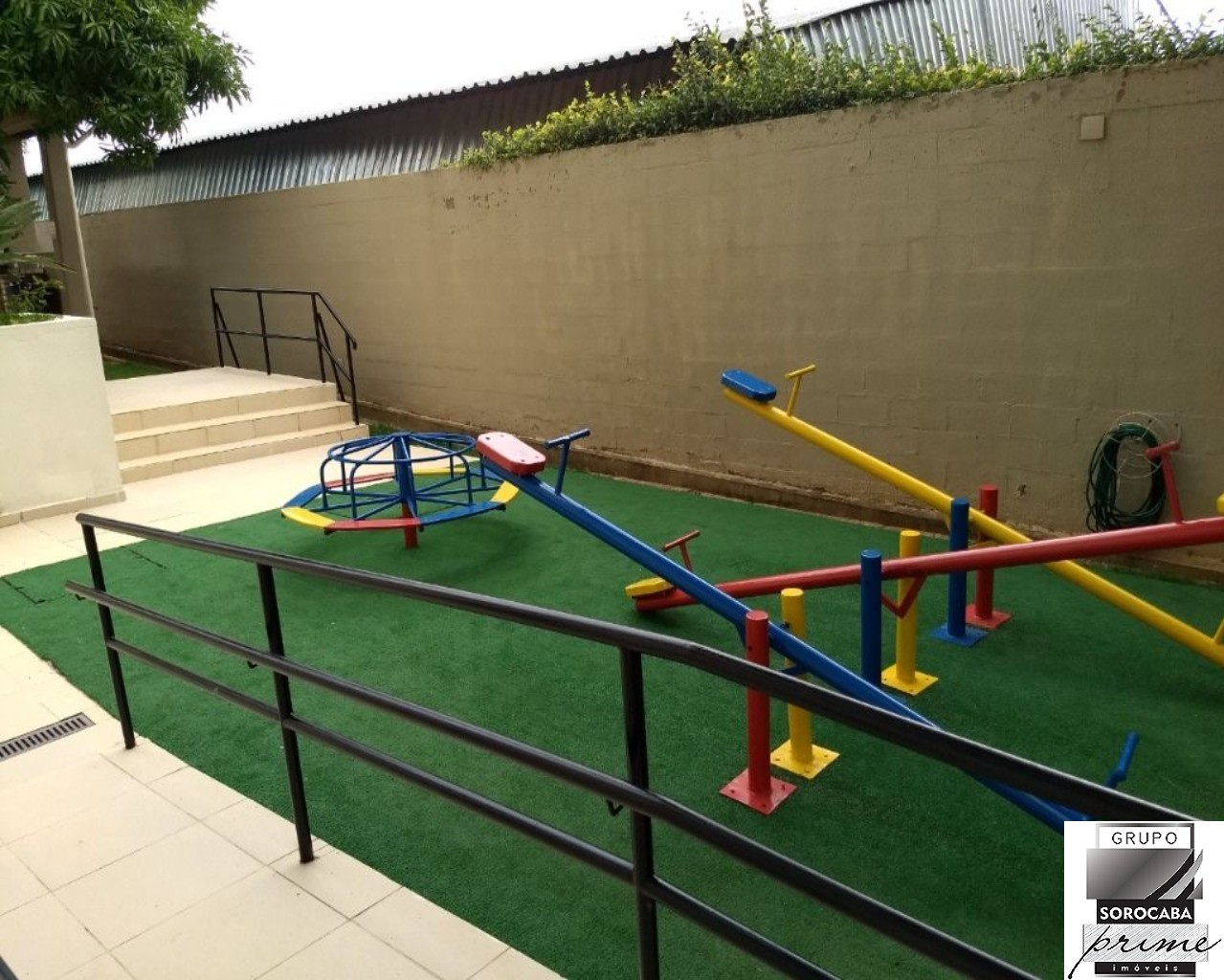 Apartamento com 2 dormitórios à venda, 52 m² por R$ 250.000 