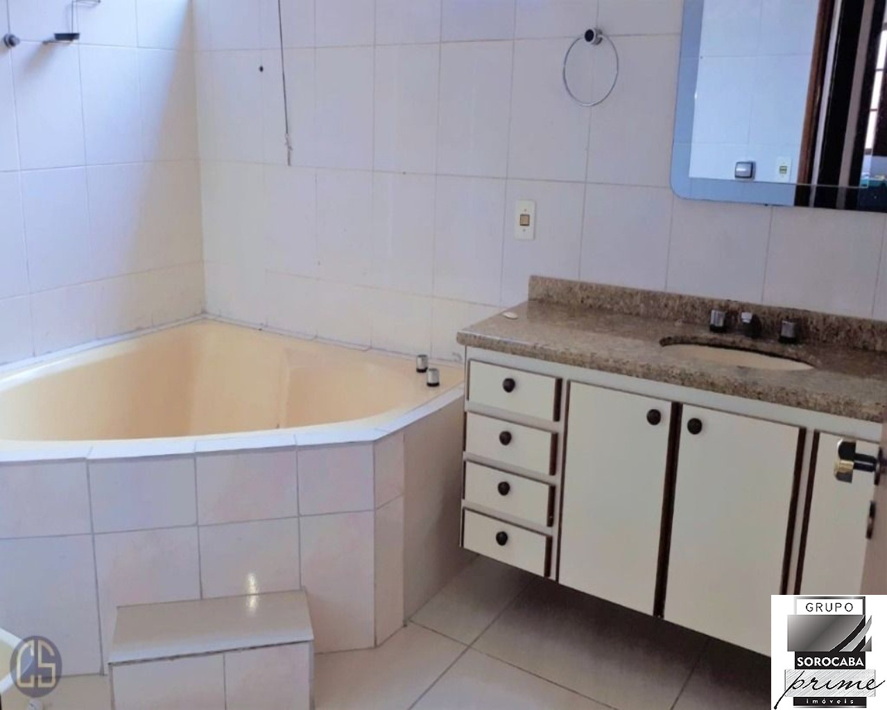 Casa com 3 dormitórios para alugar, 275 m² por R$ 4.300/mês 