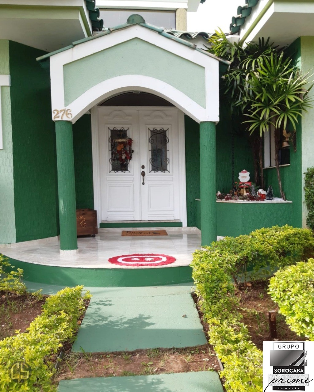 Casa assobradada imponente cond. Granja olga