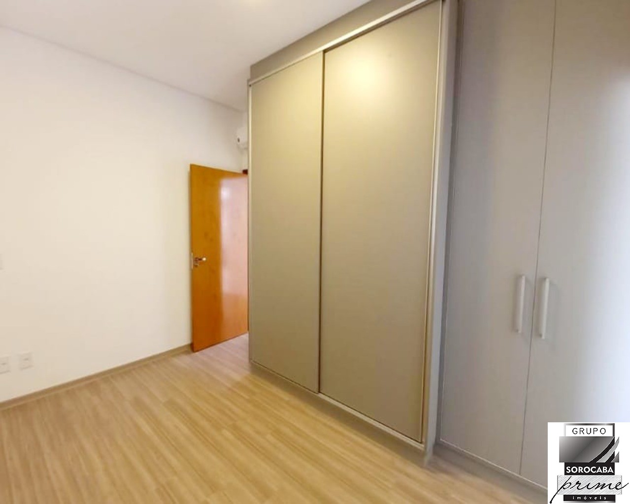 Casa encantadora térrea, recém construída, frente voltada pa