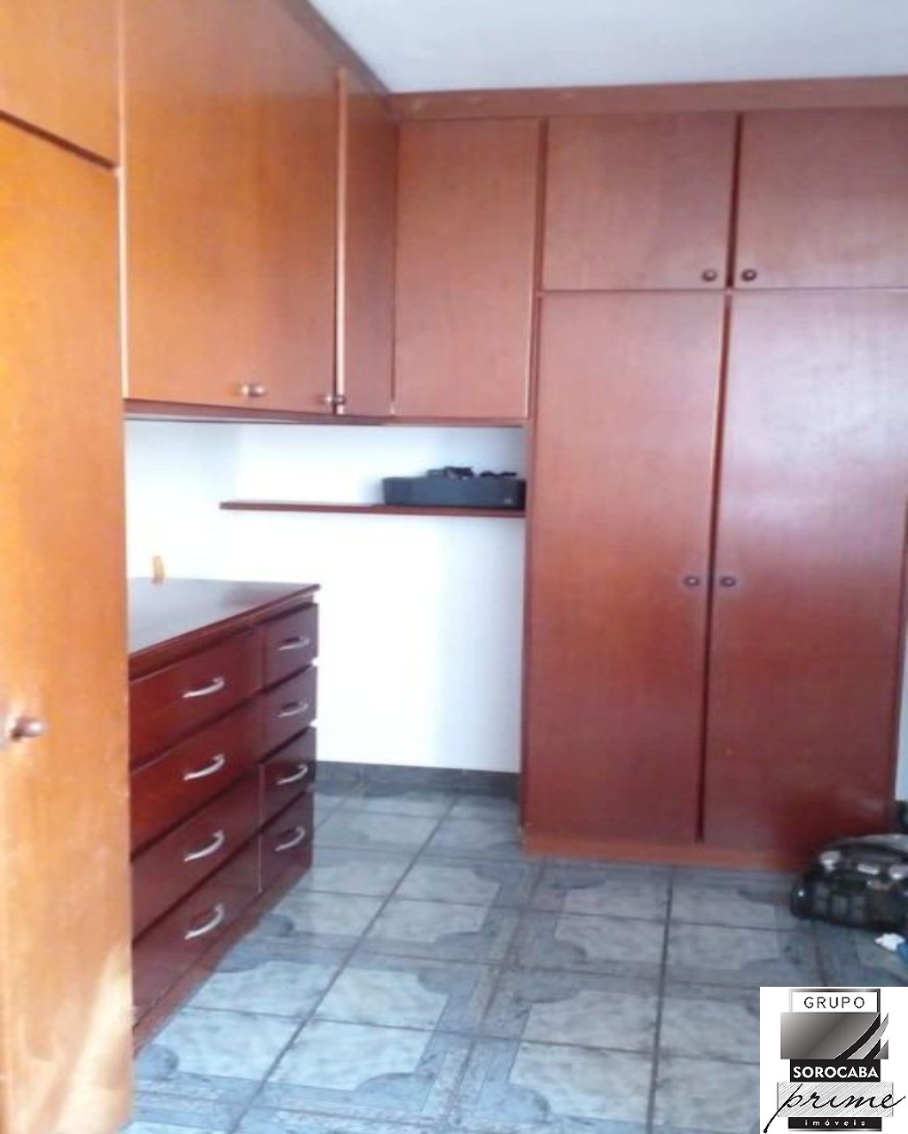 Apartamento com 2 dormitórios à venda, 68 m² por R$ 200.000 
