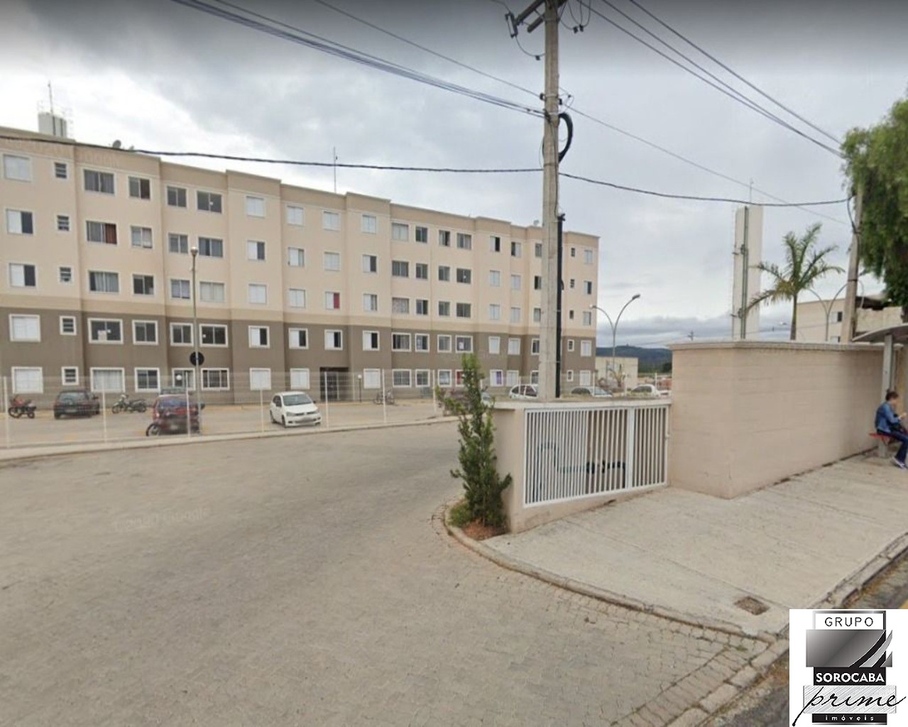 Apartamento com 2 dormitórios à venda, 55 m² por R$ 170.000 