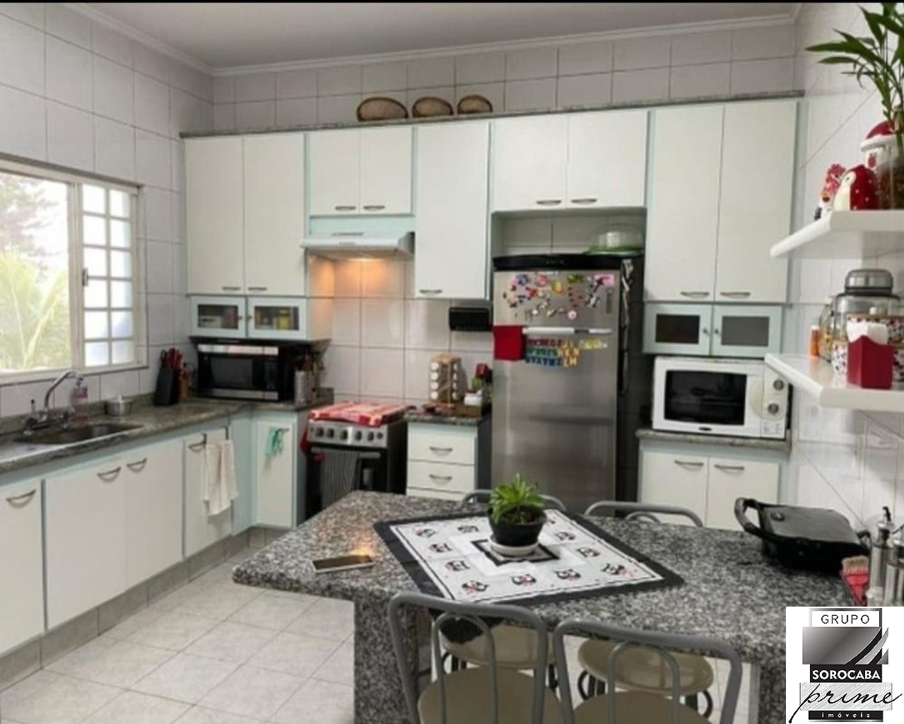 Chácara com 4 dormitórios à venda, 1700 m² por R$ 880.000 - 