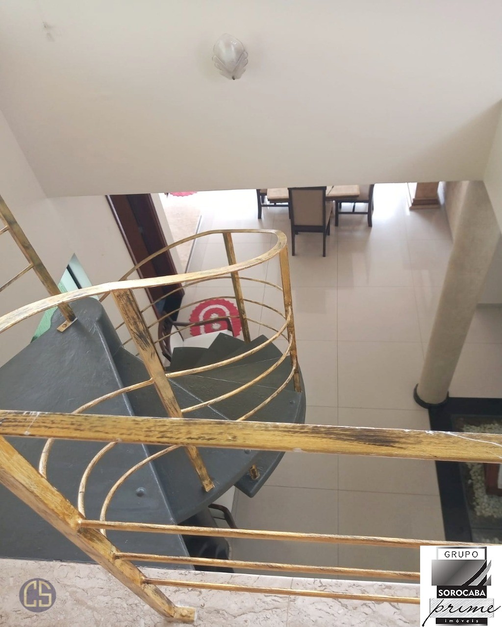 Casa assobradada imponente cond. Granja olga