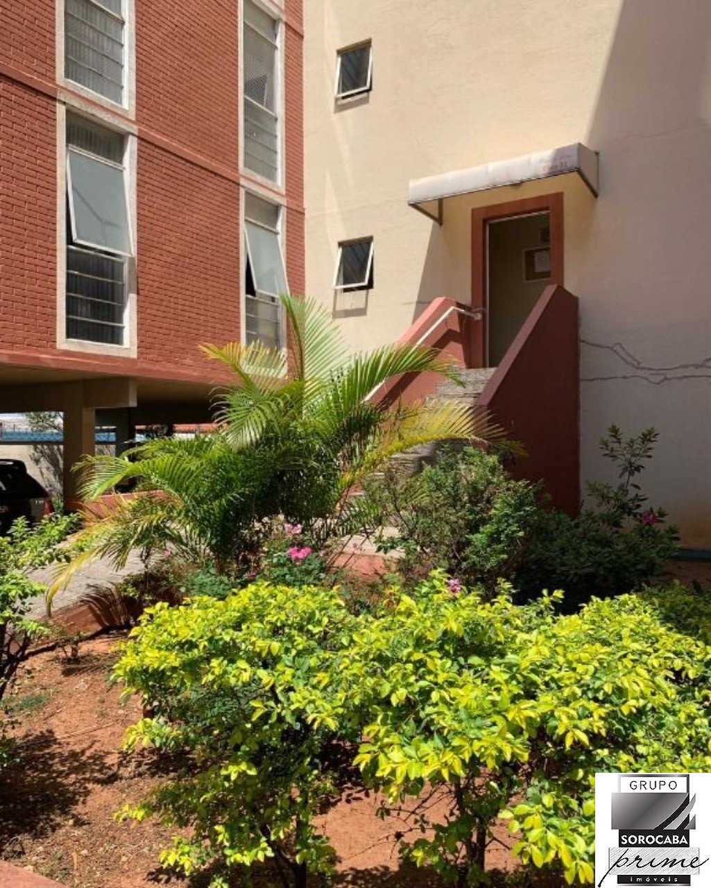 Apartamento com 2 dormitórios à venda, 80 m² por R$ 170.000 