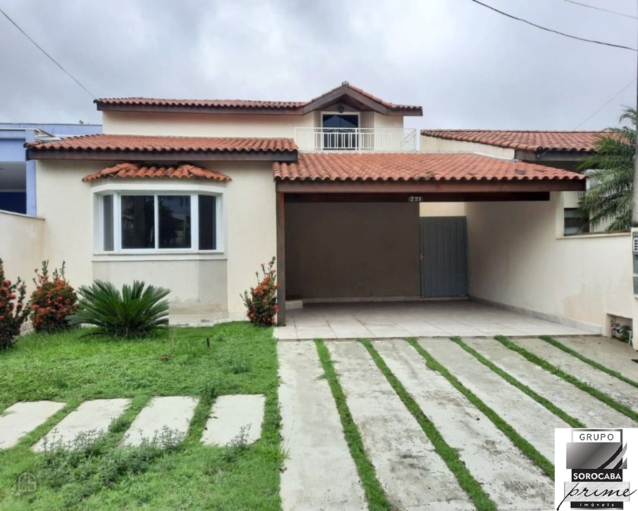 Sobrado com 3 dormitórios à venda, 226 m² por R$ 750.000 - c