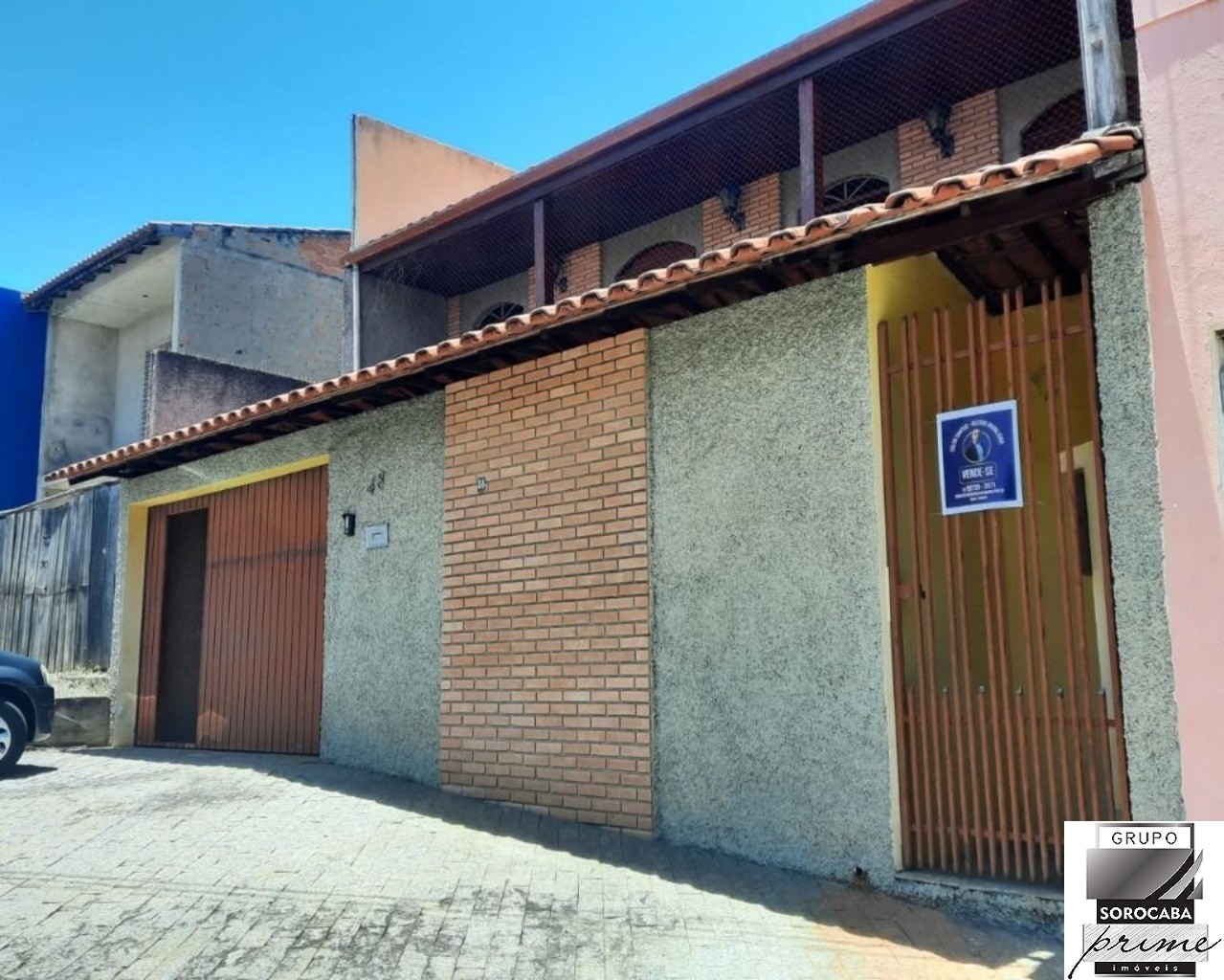 Sobrado com 3 dormitórios à venda, 223 m² por R$ 700.000 - j